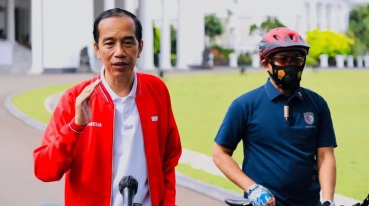 Presiden Jokowi saat menyampaikan keterangan pers bersama Komandan Paspampres Mayjen TNI Agus Subiyanto.