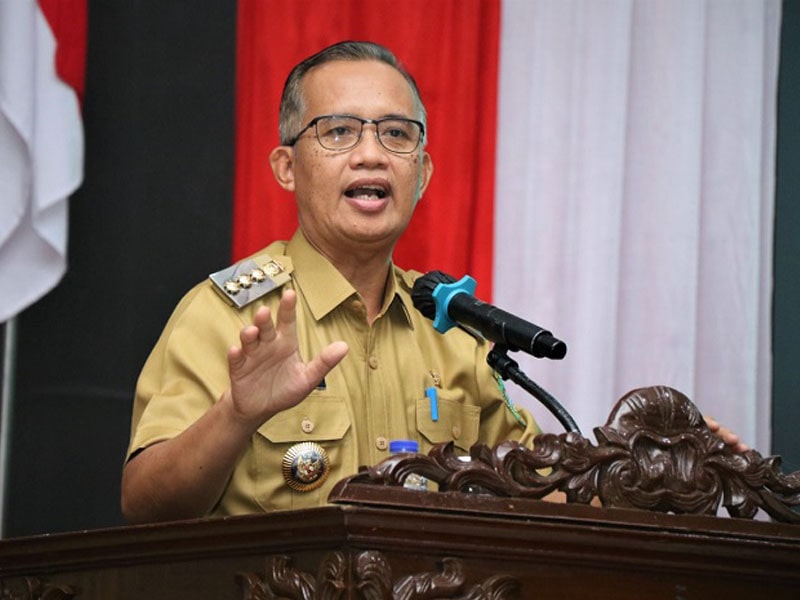 Pj Wali Kota Singkawag, Sumastro menjelaskan status terkini kebijakan pemerintah terkait Covid-19.
