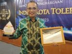 Pj Wali Kota Sumastro terima penghargaan kota tertoleran di Indonesia dari setara institute.