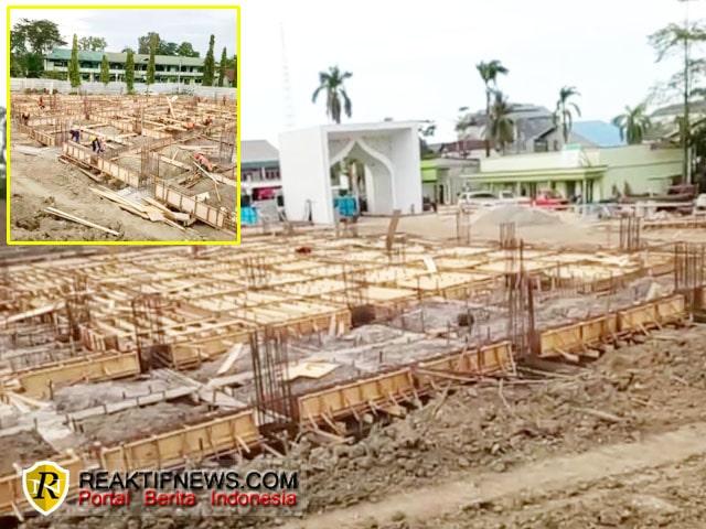 Progres pembangunan Masjid Agung Singkawang.
